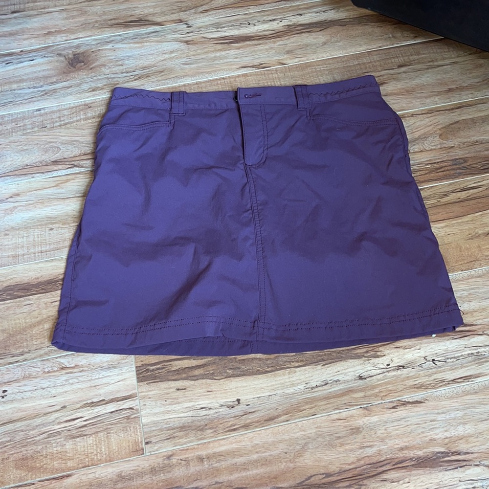 Eddie Bauer women’s  Modest skirt with built in‎ shorts size 6